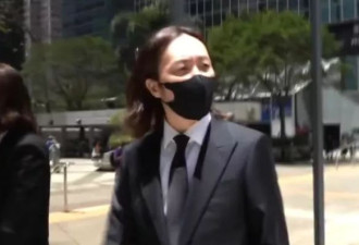 郑中基现身家事法庭承认离婚！被问会否争夺抚养权
