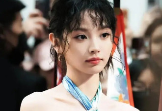 田曦薇像是穿了条丝巾就出门了！昔日甜美女孩太性感火辣
