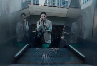 王铁梅背的千元国产女包，火得我看不懂
