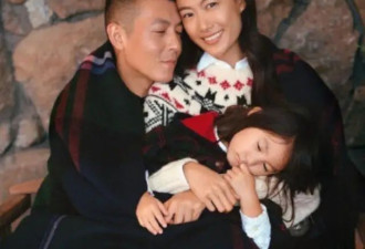 陈冠希和妻女逛街，烟瘾大头顶斑秃抢镜，秦舒培高又瘦气质是真好