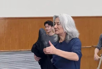 儿子去世一年后，61岁傅艺伟近况流出