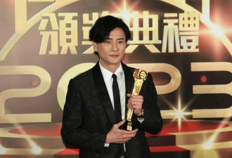 44岁黄宗泽突然被内地女演员单膝跪地求婚！