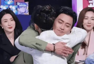 44岁黄宗泽突然被内地女演员单膝跪地求婚！