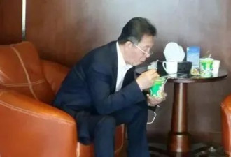 "中国卫生巾之父"去世：捐款超10亿,曾机场吃泡面