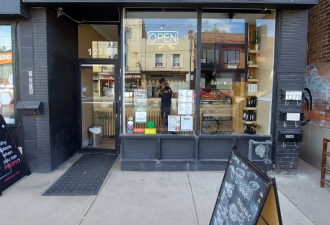 "撑不下去了"！多伦多亚洲奶茶小吃店绝望求助社区 结局很暖