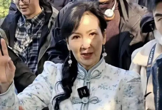 香港知名女星复出幕前风韵犹存，婚后坚持丁克