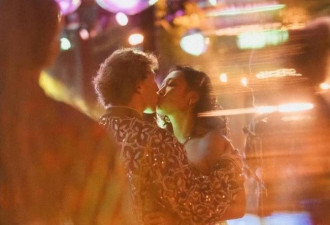 小扎华裔妻子也爆改：素颜大妈变烈焰红唇辣妹