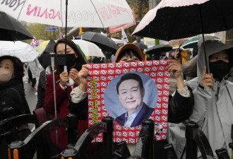 韩国：尹锡悦支持者在首尔华人街区反中示威