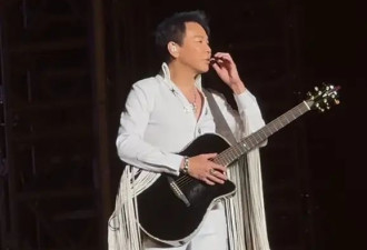 陶喆演唱会上穿猫王衣服 怀念逝世的父亲好感人
