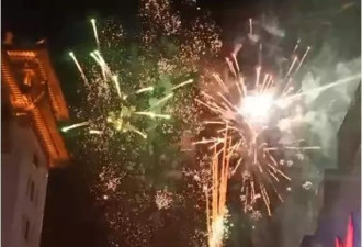 男子在市中心区域燃放烟花庆祝其店铺开业 警方回应