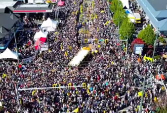 太震撼! 70万人潮塞爆加拿大街头! 博励治"戴头巾"亮相簇拥前行!