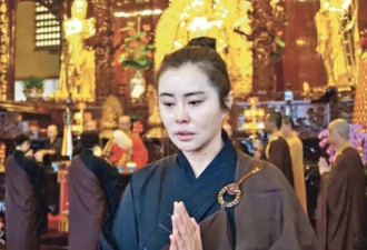 无儿无女,身家上亿,58岁王祖贤坐镇店面生意兴隆