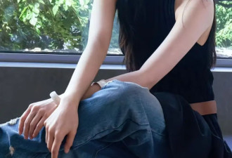 港风美女张婧仪，清冷又明艳的气质独一份，私服氛围感更到位！