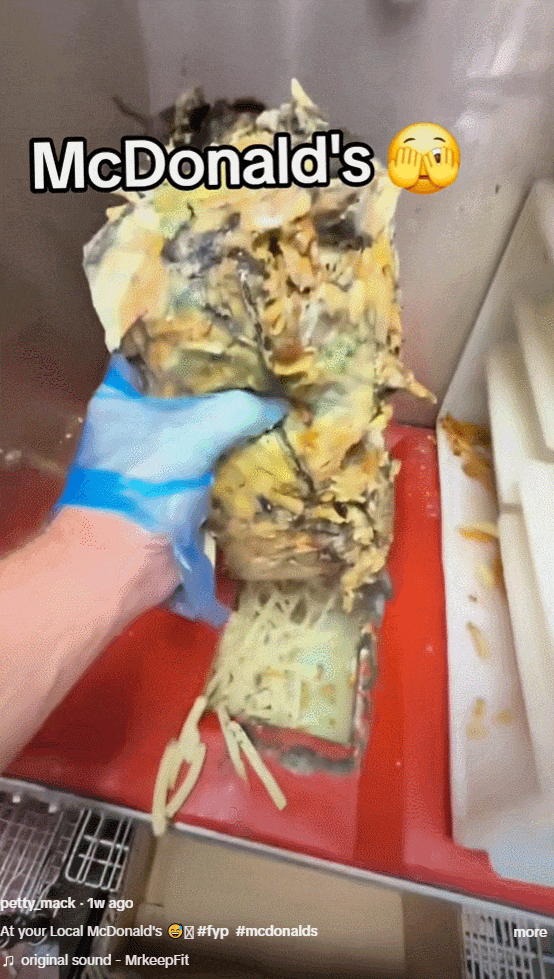 "彻底失控"!万锦麦当劳惊人一幕曝光!女顾客拒餐退款!网友怒斥!
