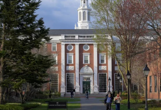 哈佛大学入禀法院，挑战美政府冻结联邦资助决定
