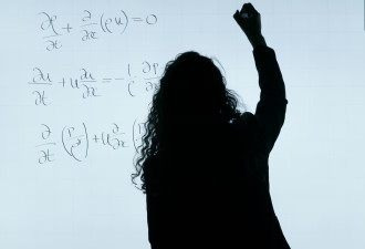 安省拨款7.5亿支持大学STEM专业，每年新增2万学位名额！