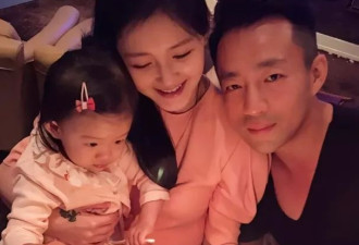 大S女儿终于回北京，长发披肩戴棒球帽好时尚