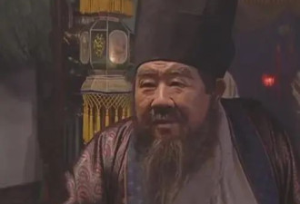 经济上的巨人，政治上的小人