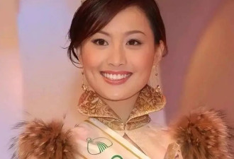 她一婚嫁富二代,二婚嫁老外,如今43岁儿女双全很幸福