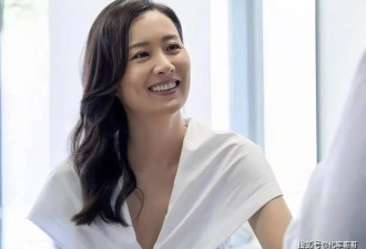 她一婚嫁富二代,二婚嫁老外,如今43岁儿女双全很幸福