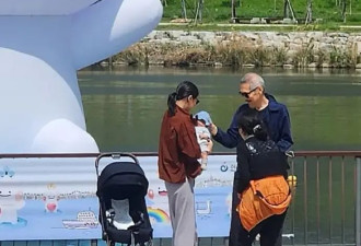 金敏喜产子后露面 与洪尚秀带娃散步身材依旧苗条