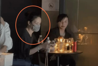王菲现身谢霆锋演唱会！55岁的年纪看起来像30