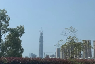 全国地标级“烂尾楼”，集体复活