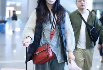 58岁王祖贤现身上海，名牌加身贵气逼人