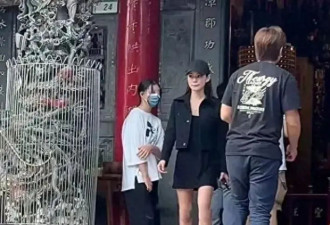 马筱梅带大S女儿逛玩具店，小玥儿侧颜惊艳背不驼了，一下自信！