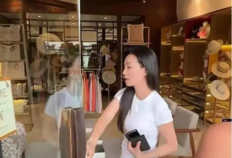 张庭母女俩去国外旅游购物，吐槽东西太贵了没买