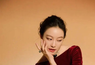 倪妮北影节闭幕红毯写真美爆了！魔鬼身材性感火辣