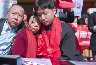 与被拐儿子团圆5个月后，寻子18年的妈妈因肺癌去世