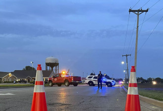 美汽车暴冲撞进"课后班"建筑！4女学生惨死