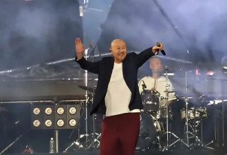 “草原歌手”腾格尔：喝酒败尽家产，妻离女逝，今后悔吗？