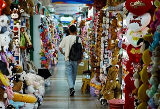 "我们不在乎"——中国出口商寻找美国以外的商机