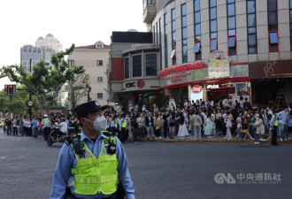 上海五一长假现人潮 预估出入境客流增3成