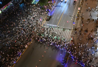 五一假期首日，上海外滩客流超55万人次