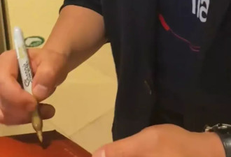 45岁姚晨和老公曹郁合体现身，素颜状态很美