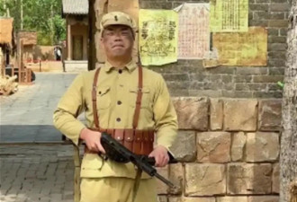 男子撞脸《亮剑》王有胜 被武侠城聘为景区NPC
