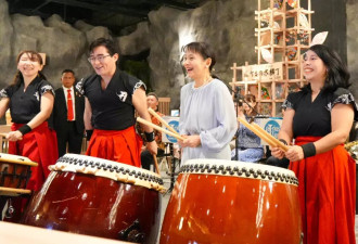 石破茂晒68岁爱妻美照，为何却惹怒日本网友？