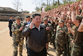 金正恩视察坦克厂, 强调陆军现代化升级
