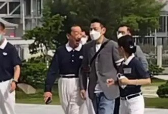刘德华与36岁小姨子合影曝光，女方穿黑色透视裙尽显成熟美，颜值不输朱丽蒨