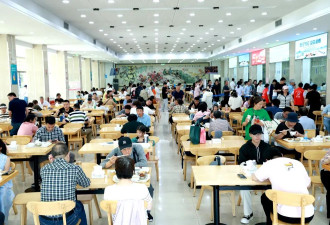 江苏两地开放政府食堂，有外地游客给了100分