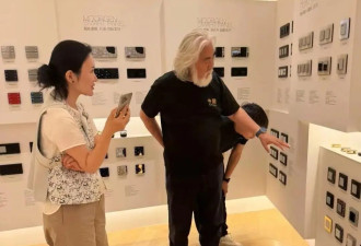 张纪中夫妇五一逛家居店，杜星霖身材臃肿下巴尖，张纪中又胖了