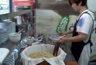 马筱梅爸妈真实身份被扒，梅妈以前卖早餐，年轻时候的照片曝光