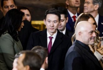 “唯一受邀的川普朋友” 周受资携妻亮相MetGala