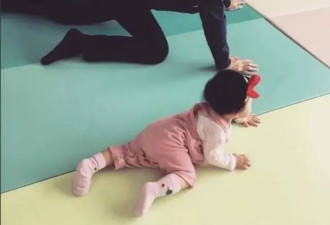 章泽天带9岁女儿参加音乐节，穿着品牌服饰，被夸赞亲切又温柔