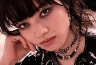 小松菜奈戴鼻环亮相仍被赞“高级脸"，为什么说她是日本的“厌世脸”女神？