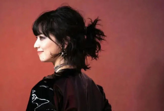 小松菜奈戴鼻环亮相仍被赞“高级脸"，为什么说她是日本的“厌世脸”女神？