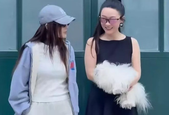 李小璐霍思燕同游北京，李小璐少女感好绝